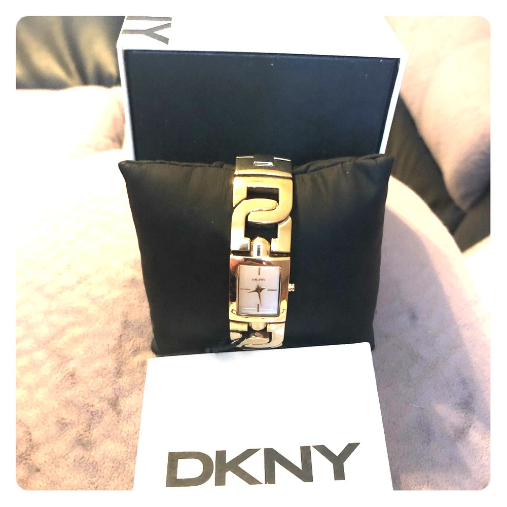 DKNY Gold Stainless Steel Watch NY4933 Never Used